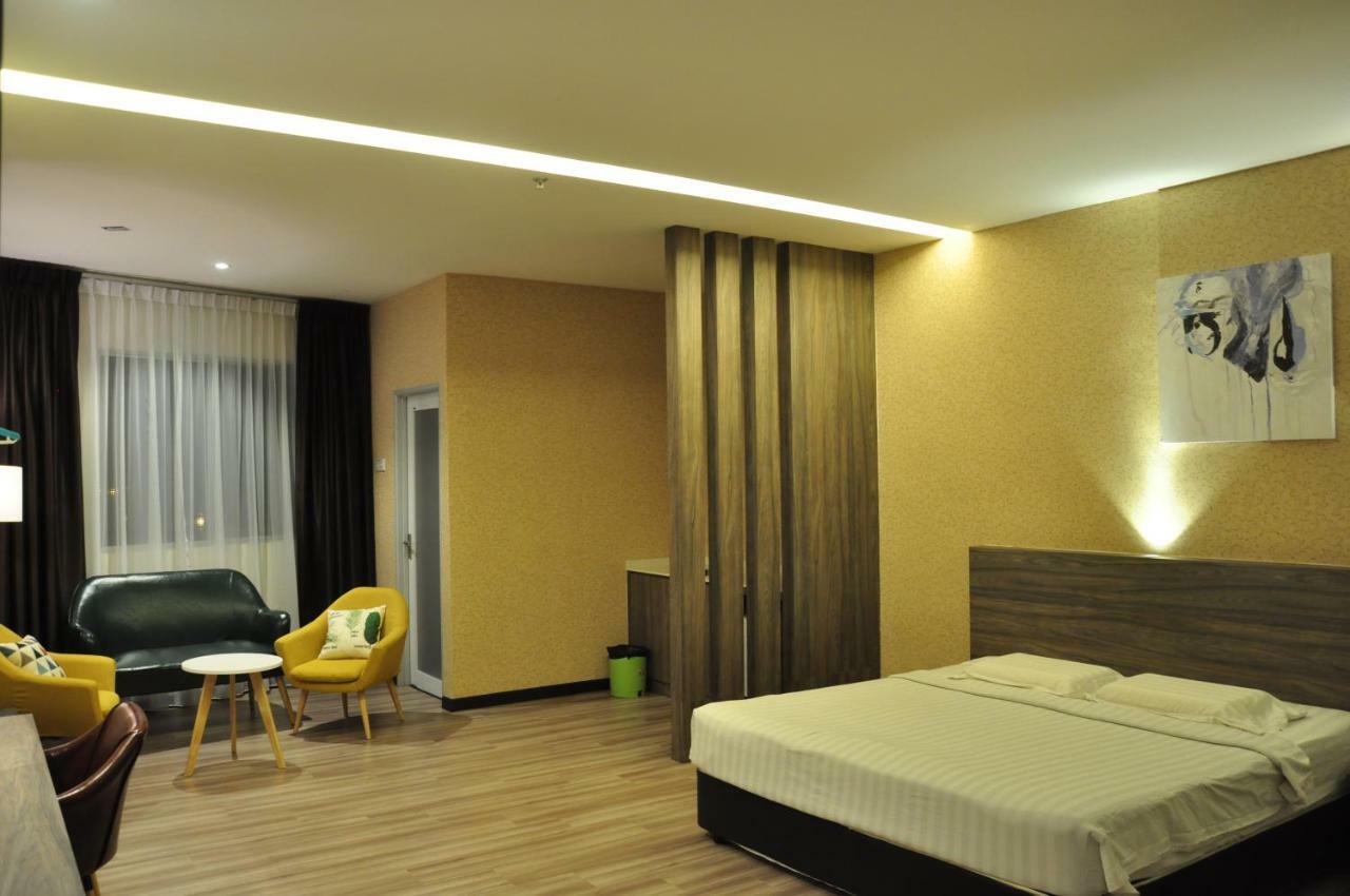 Frazel Inn Hotel Parit Buntar Kültér fotó