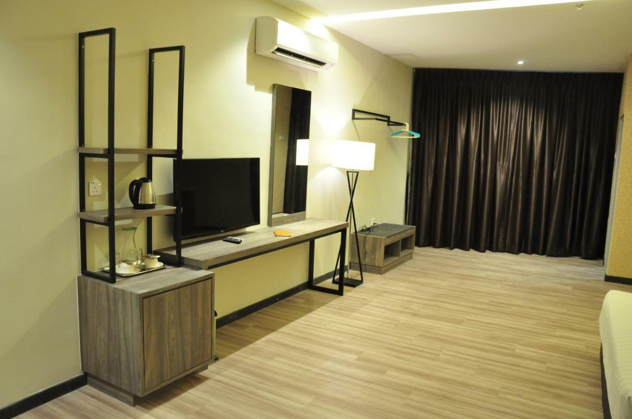 Frazel Inn Hotel Parit Buntar Kültér fotó