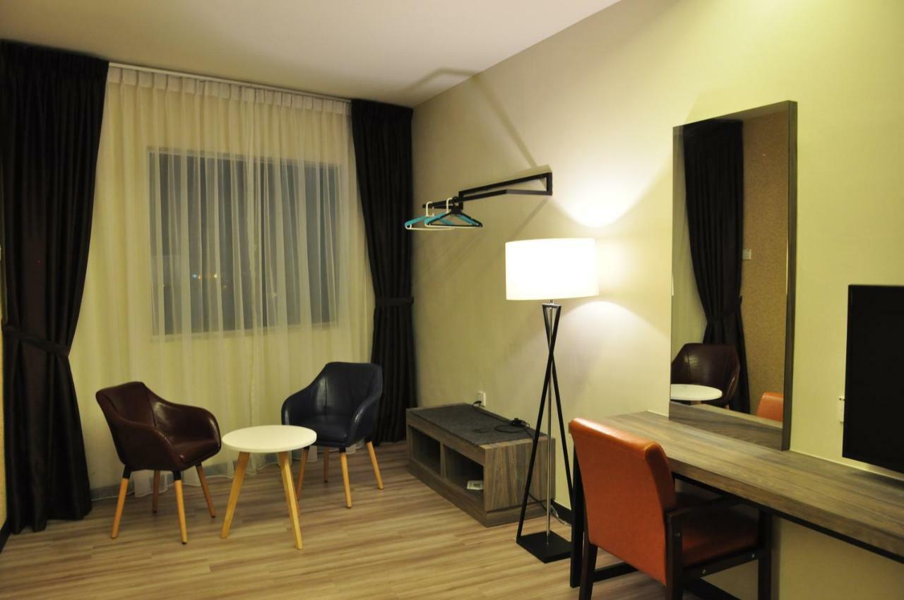 Frazel Inn Hotel Parit Buntar Kültér fotó