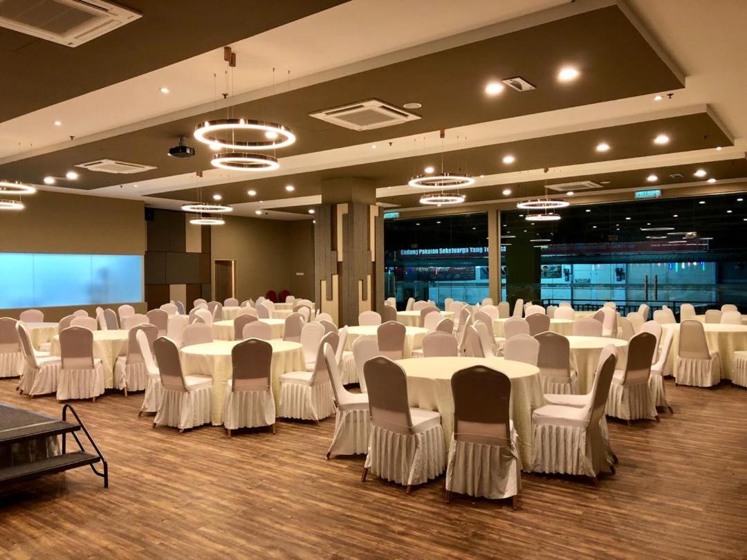 Frazel Inn Hotel Parit Buntar Kültér fotó